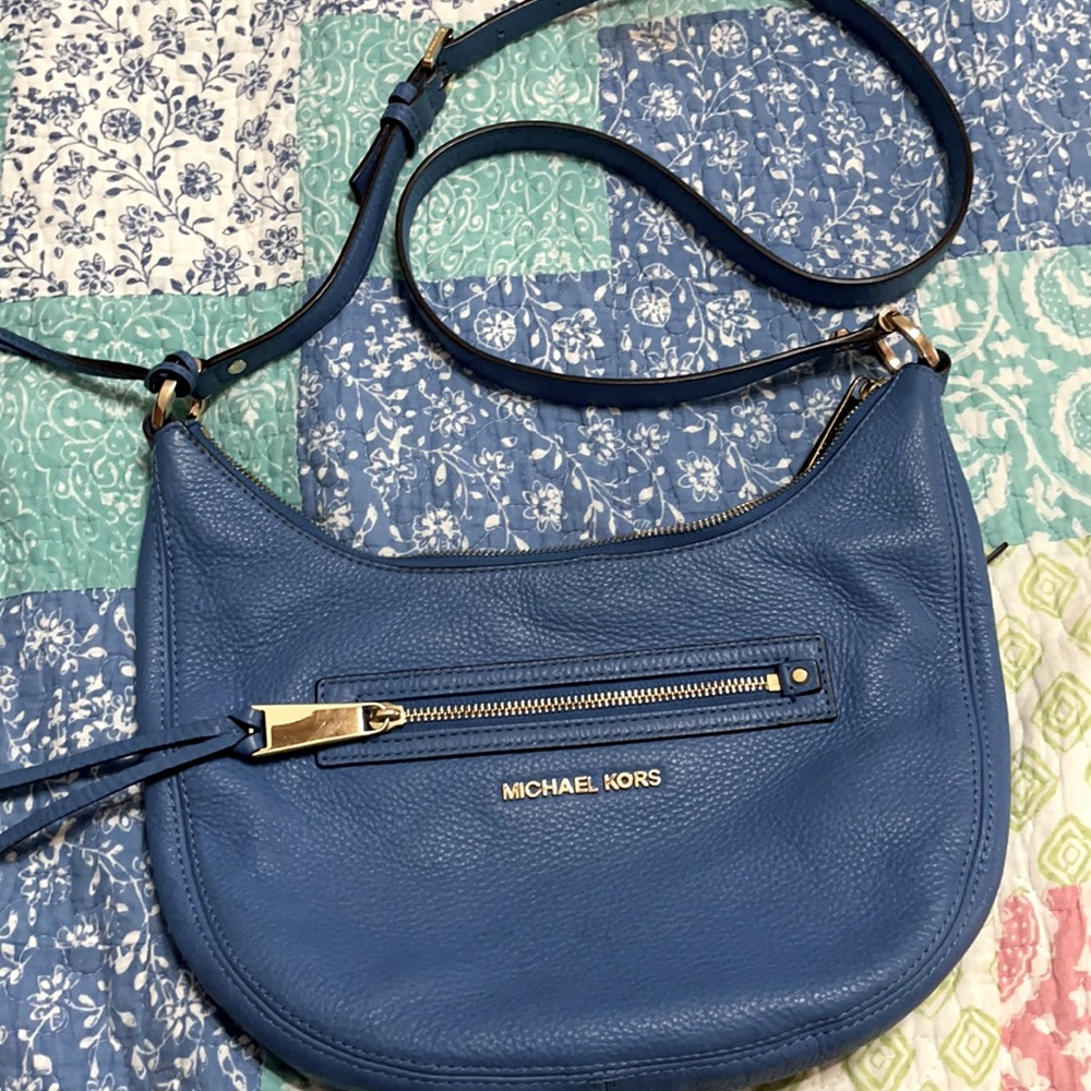 Micheal Kors cross body